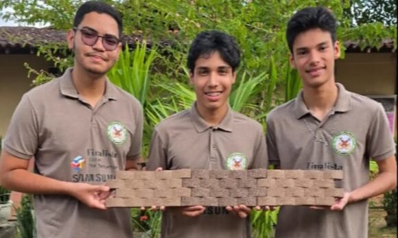 20251125143143-GC00072841-F00277229E Estudantes paraenses criam painéis ecológicos e são finalistas em prêmio nacional da Samsung