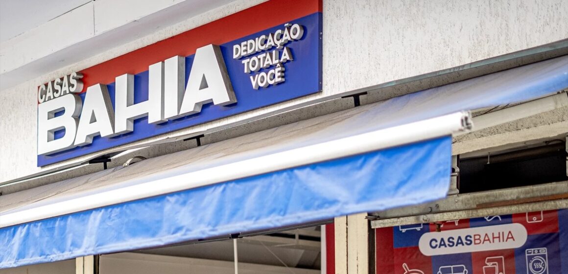 Ações da Casas Bahia caem 12% após anúncio de reestruturação de dívida e aumento de capital