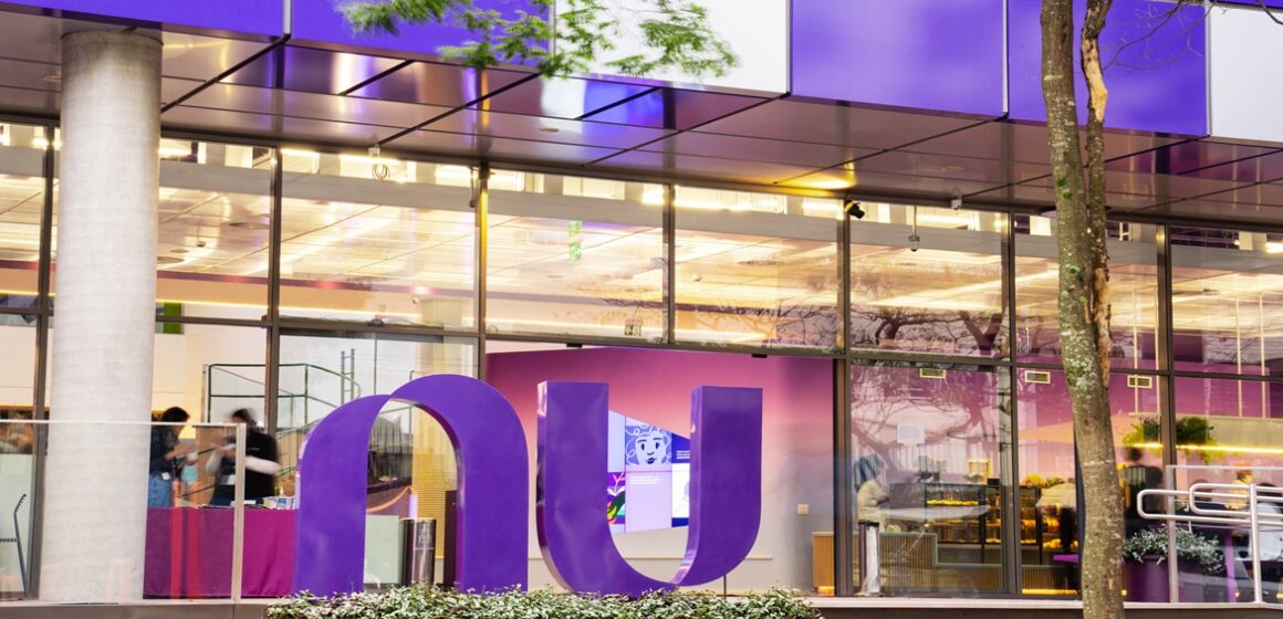 Nubank anuncia fim do trabalho remoto e adotará modelo híbrido a partir de 2026