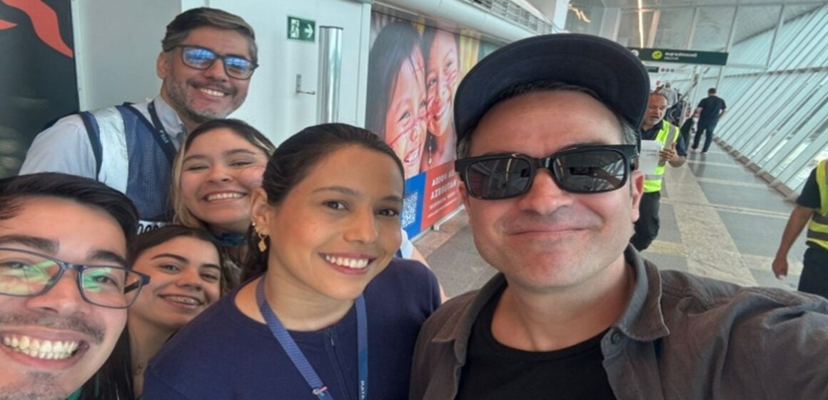 Embaixador da ONU Alfonso Herrera chega a Belém para participar da COP30