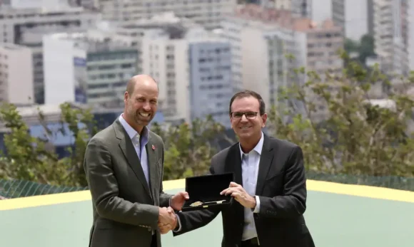 image Príncipe William recebe chave do Rio em visita focada em premiação ambiental