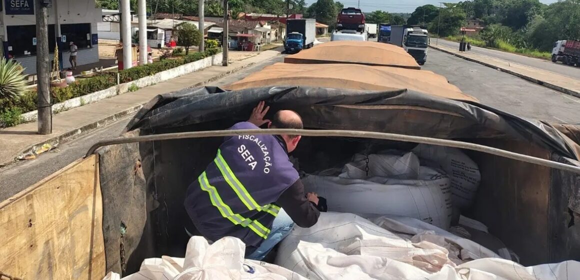 20251201144721-GC00073003-F00278421E Fiscais do Pará apreendem 50 toneladas de fertilizantes em operação no Gurupi