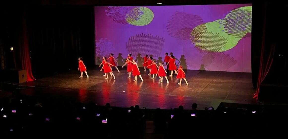 20251204151701-GC00073104-F00279180E Espetáculo celebra 10 anos de projeto de Dança Inclusiva do Curro Velho em Belém