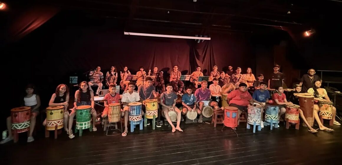 20251210164211-GC00073252-F00280207E Crias do Curro Velho celebram 35 anos com Auto de Natal “Nós Estrelas”