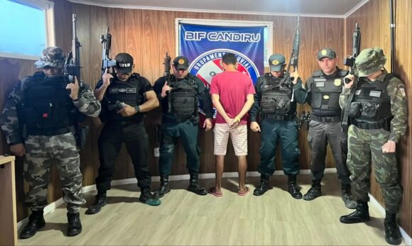 Base Fluvial Candiru prende foragido por estelionato em ferry boat no Baixo Amazonas