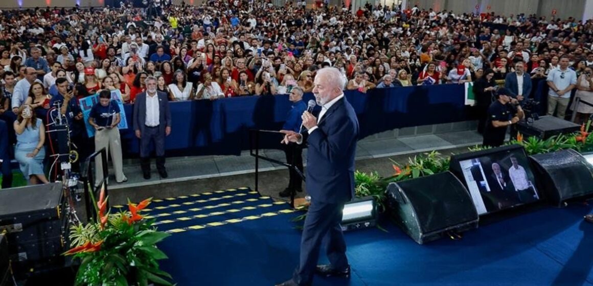 Lula defende que homens assumam luta contra feminicídio em evento no Ceará