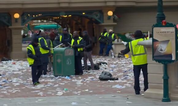 Greve de funcionários deixa lixo espalhado pela Disneyland Paris