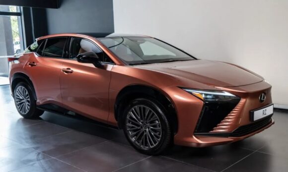 Lexus_RZ500e_001-800x533 Lexus lança no Brasil seu primeiro SUV 100% elétrico por R$ 499.990