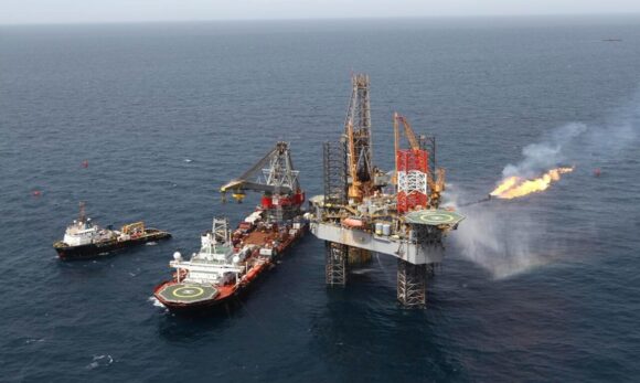 Oil-offshore-1280x853 Ações militares dos EUA ameaçam mercado negro de petróleo venezuelano de US$ 8 bilhões