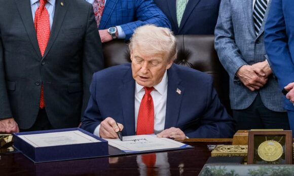 Donald Trump diz não ter problema em pedir autorização ao Congresso para atacar a Venezuela