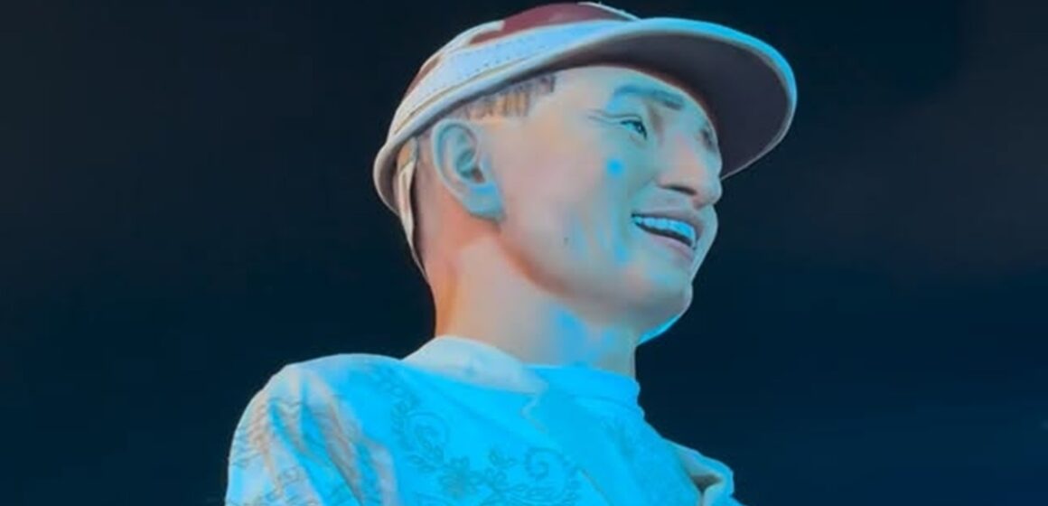 SaveClip.App_607526330_3329093783935060_7653912180807003406_n Boneco gigante de Olinda homenageia João Gomes durante show no Recife