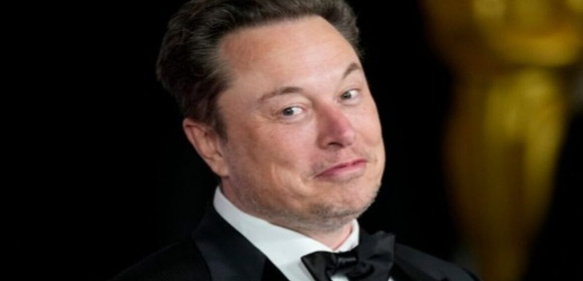 Elon Musk se torna primeiro bilionário a atingir patrimônio de US$ 600 bilhões (R$ 3,18 tri), puxado pela valorização da SpaceX
