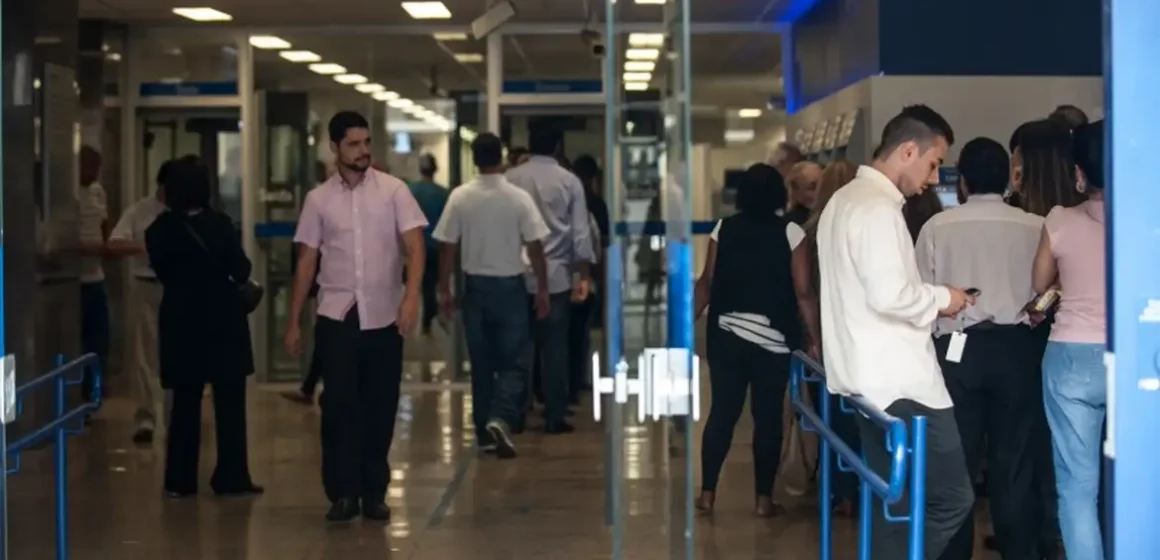 Funcionamento dos bancos muda no fim de ano; entenda como pagar contas em dia