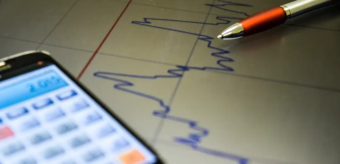 Mercado eleva expectativa da Selic para 2026 a 12,25%, aponta Focus