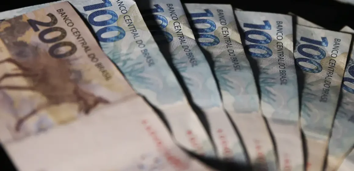 Arrecadação federal tem alta e atinge recorde de R$ 226,8 bilhões em novembro