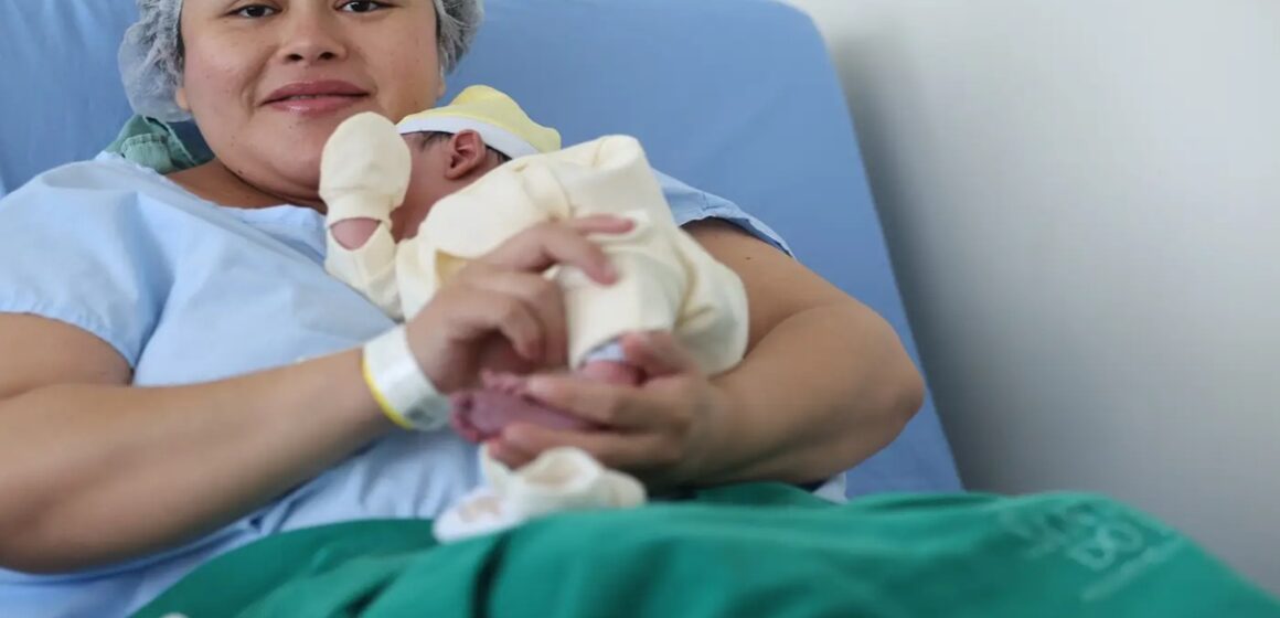 Primeiro bebê do ano na Santa Casa do Pará nasce na virada de 2026