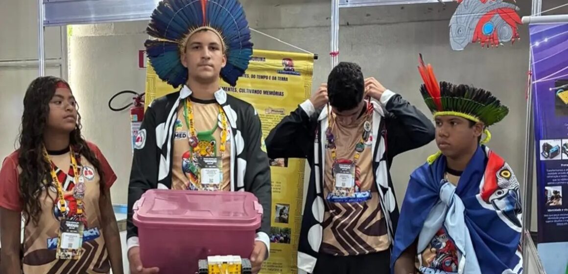 Jovens indígenas do Xingu competem em torneio de robótica em Belém