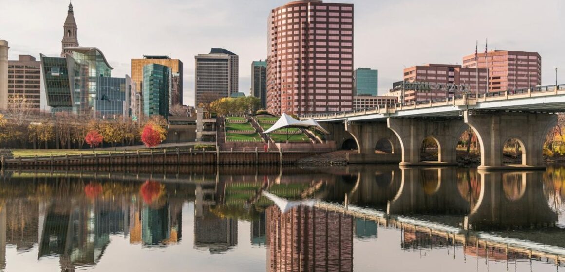 Hartford, em Connecticut, deve liderar alta dos preços imobiliários nos EUA em 2026, aponta Zillow