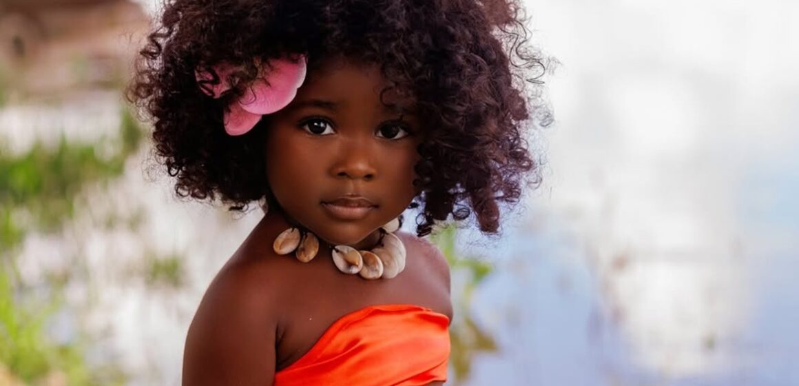 SaveClip.App_612105933_18559448953055780_4448738888886502366_n Menina paraense de 3 anos vai de ensaio viral a protagonista de campanha nacional