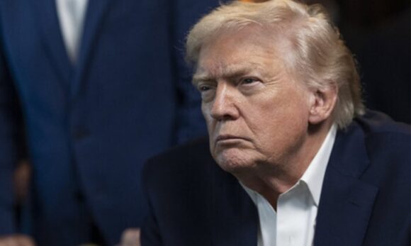 SaveClip.App_612385855_122162723390723345_8168023302130267619_n Trump ameaça lançar ataques terrestres contra cartéis mexicanos; governo do México rejeita
