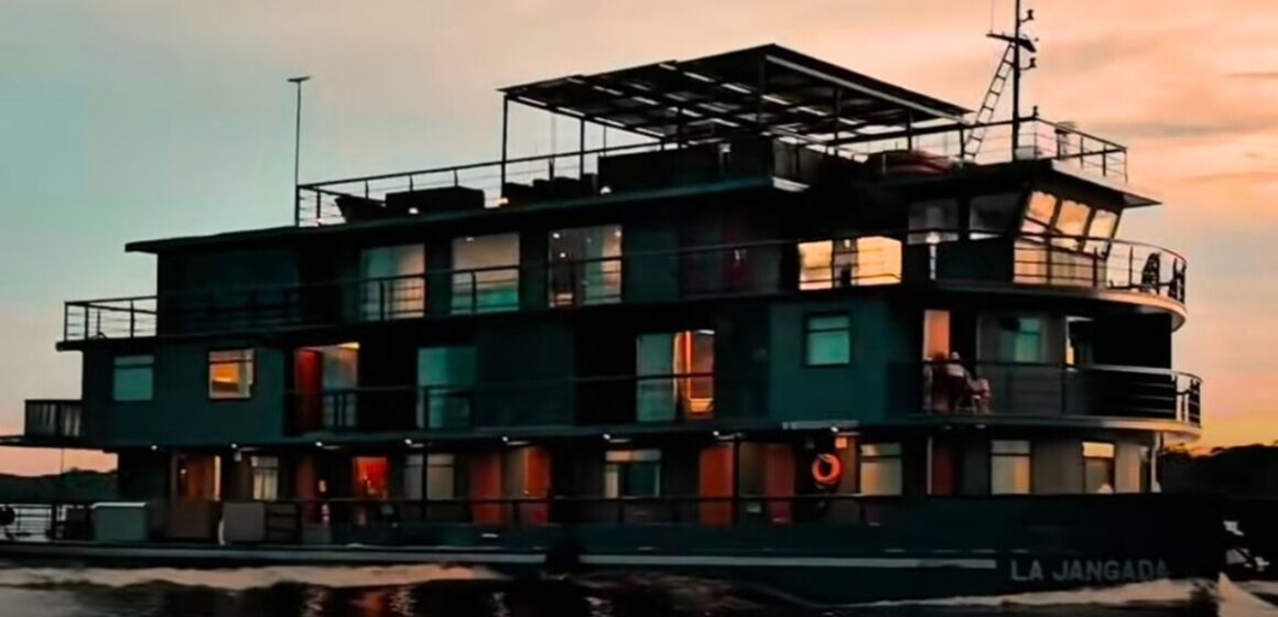 SaveClip.App_619671534_18559273537012921_6132508274945961722_n Barco-hotel boutique de 95 pés oferece imersão em ritmo lento nos rios da Amazônia