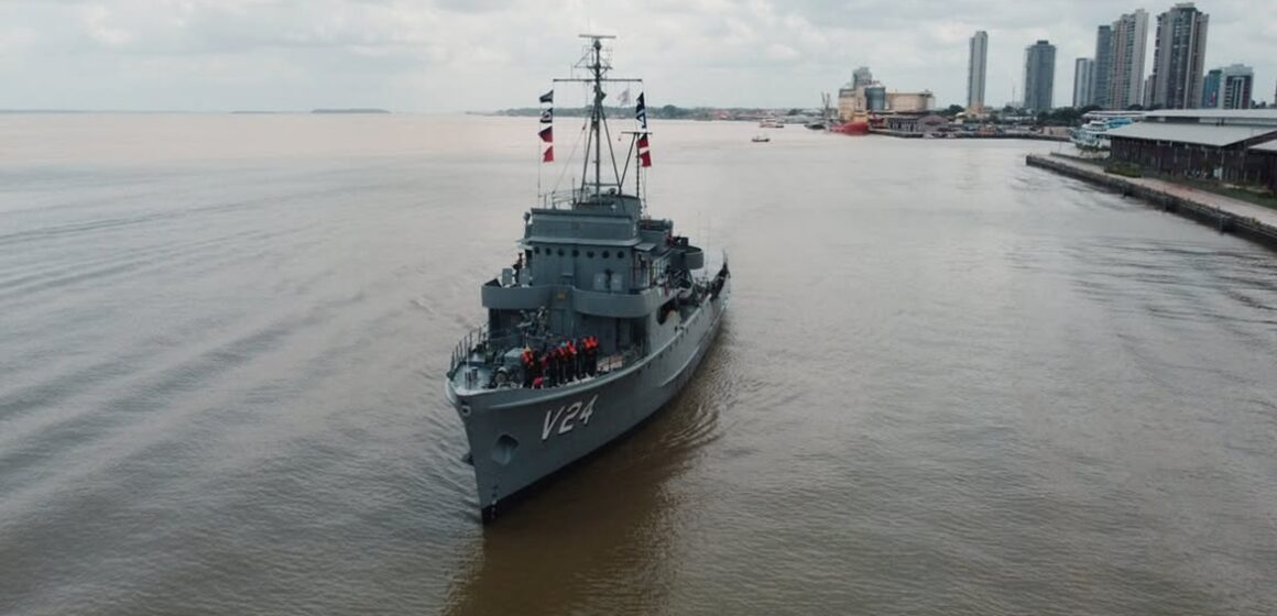 Corveta “Solimões” torna-se navio-museu em exposição na Estação das Docas