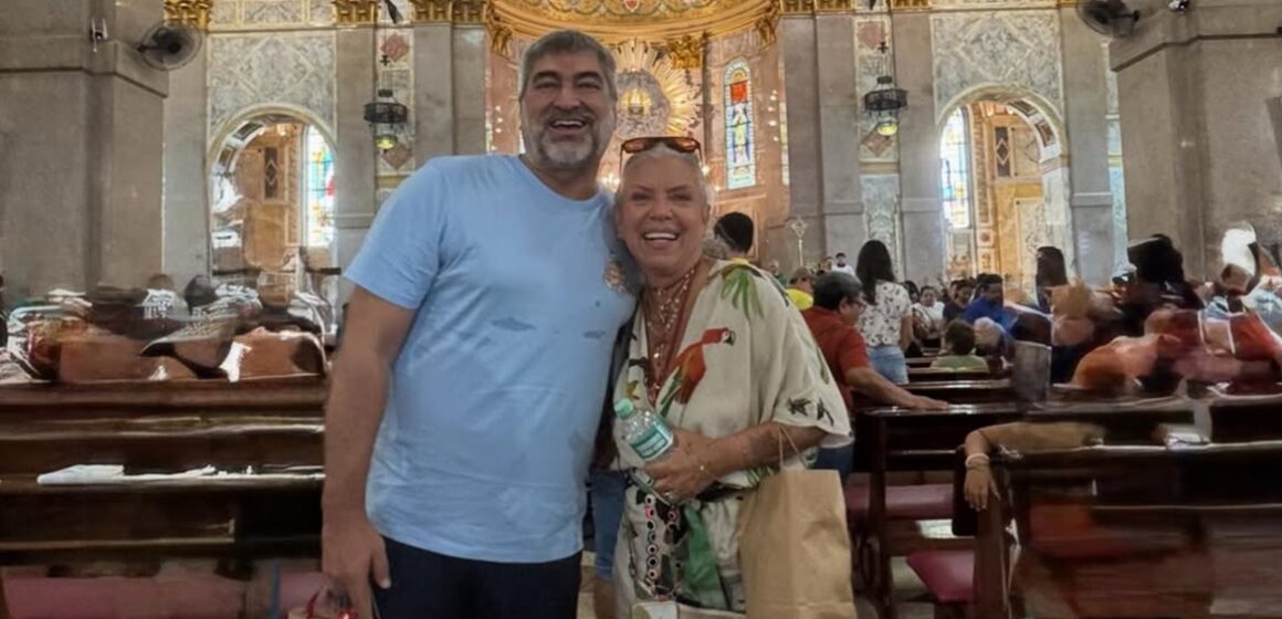 SaveClip.App_623147413_18561963310056376_8773768999633116751_n Zeca Camargo compartilha momento religioso e afetivo em visita a Belém