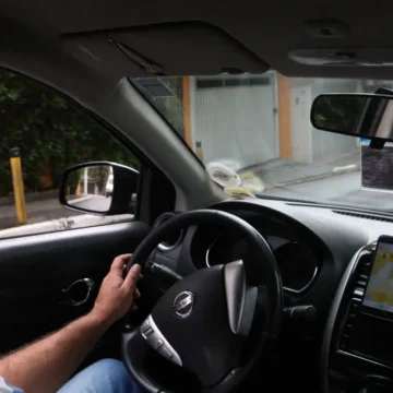 Detran de SP extingue baliza e permite carro automático na prova prática da CNH
