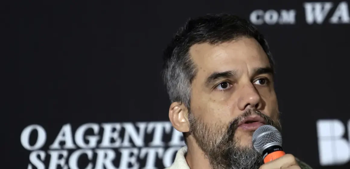 Filme brasileiro “O Agente Secreto”, com Wagner Moura, faz história com duas vitórias no Globo de Ouro