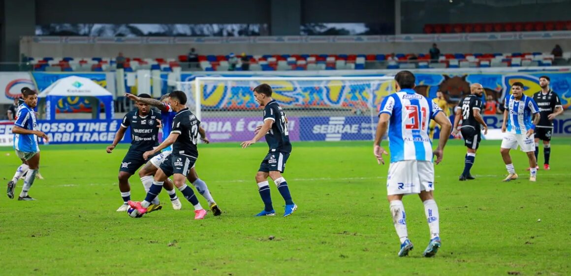 Paysandu e Remo disputam RExPA com jogador expulso e final de empate
