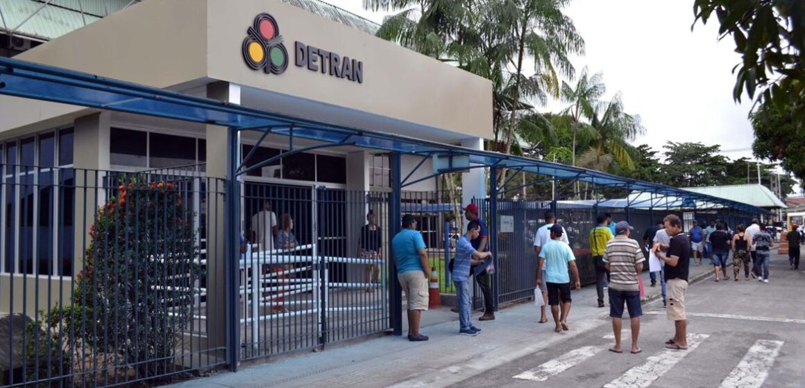 Detran autoriza uso de carros particulares e de autoescolas em exame prático