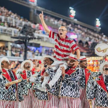 Viradouro é campeã do Carnaval do Rio com enredo emocionante em homenagem a Mestre Ciça