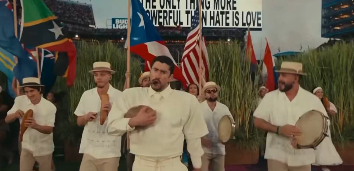 Bad Bunny encerra show no Super Bowl com homenagem a países latino-americanos