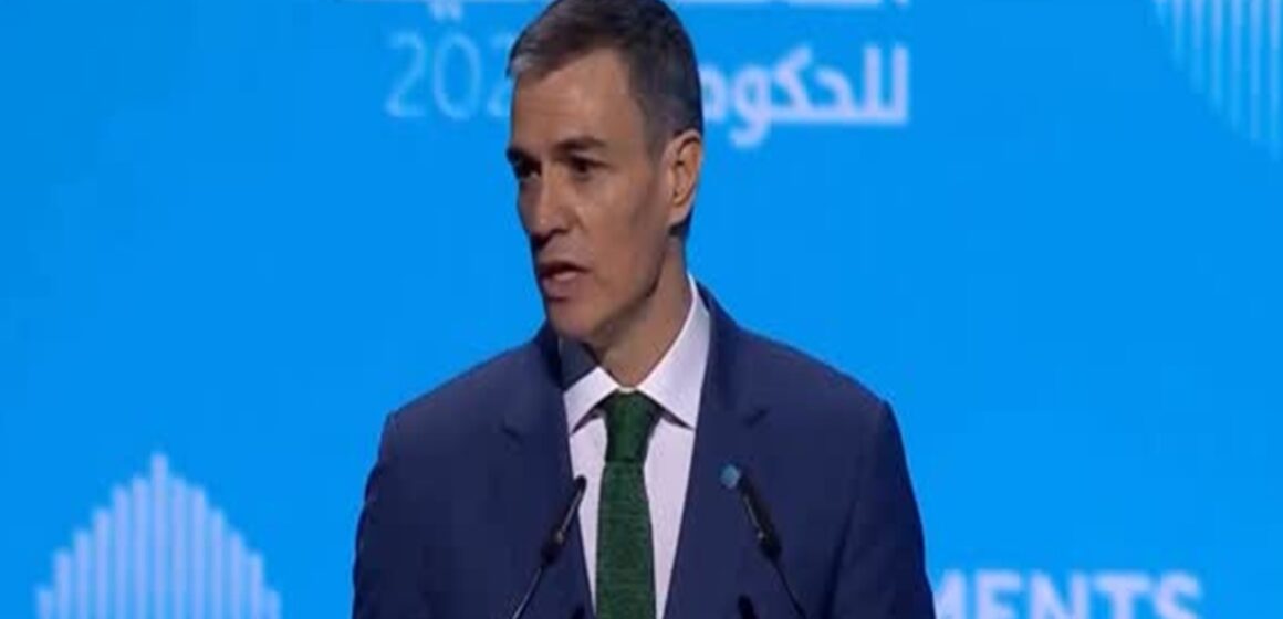 Espanha anuncia projeto para proibir redes sociais a menores de 16 anos