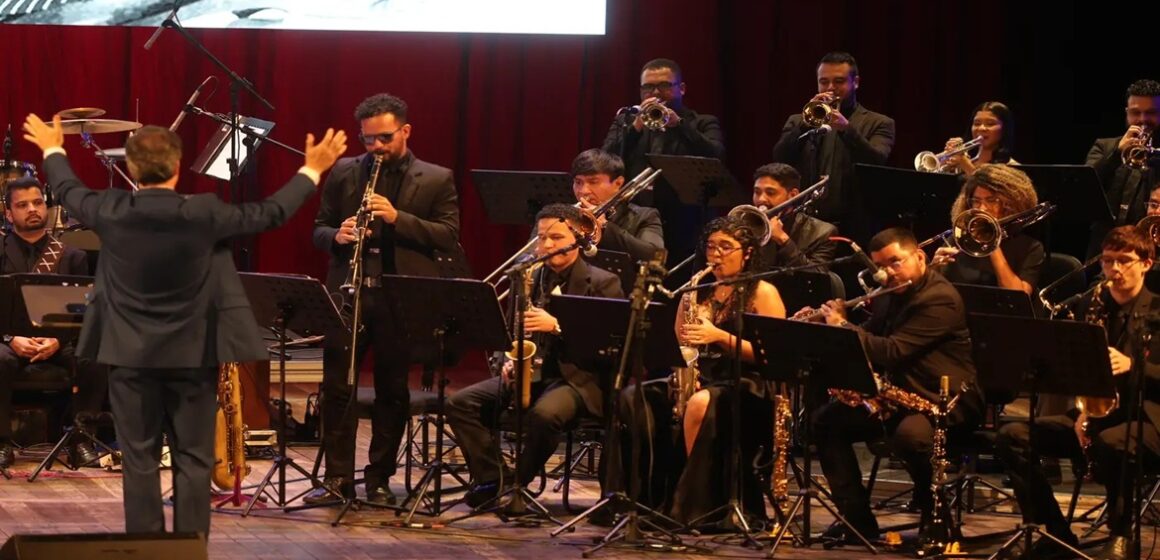 WhatsApp Image 2026-02-27 at 04.05.28 Amazônia Jazz Band homenageia Waldemar Henrique em noite de celebração no Theatro da Paz