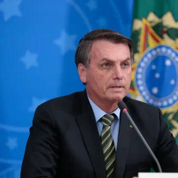 MPM pede ao STM cassação de patentes de Bolsonaro e ex-comandantes militares