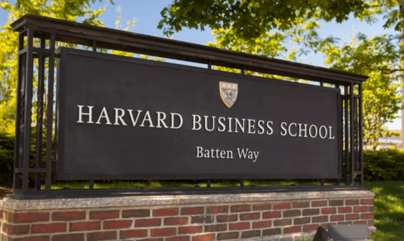 Harvard oferta 139 cursos online gratuitos em português em plataforma digital