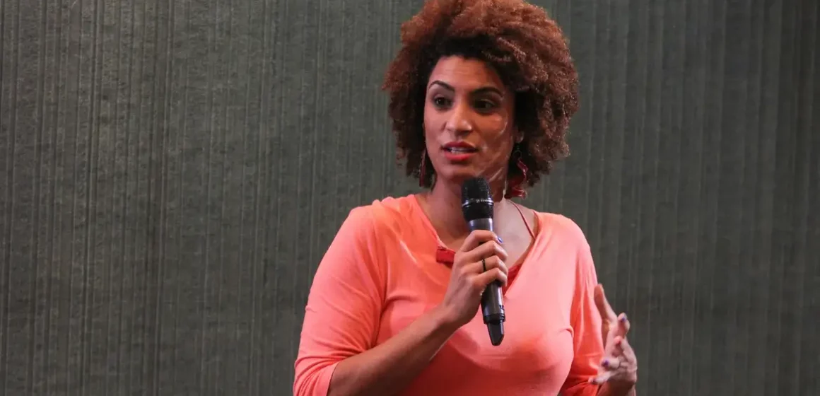 Mônica e Anielle se abraçam após STF condenar irmãos Brazão a 76 anos de prisão como mandantes da morte de Marielle Franco e Anderson Gomes