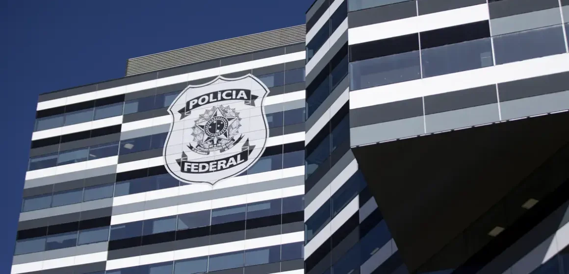 PF cumpre buscas para investigar vazamento de dados da Receita de ministros do STF e parentes