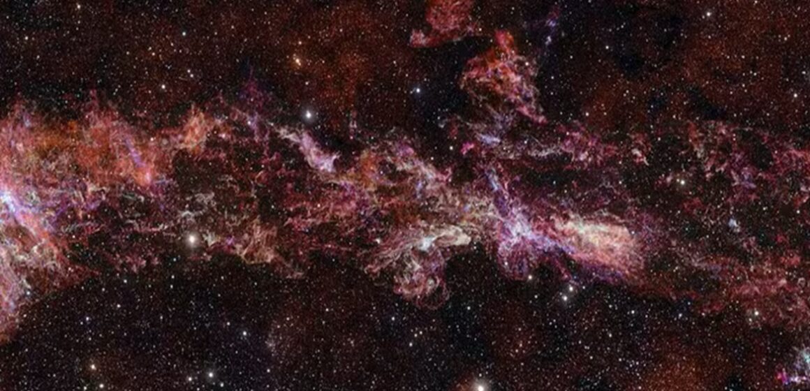 Telescópio ALMA capta imagem inédita de filamentos de gás no centro da Via Láctea