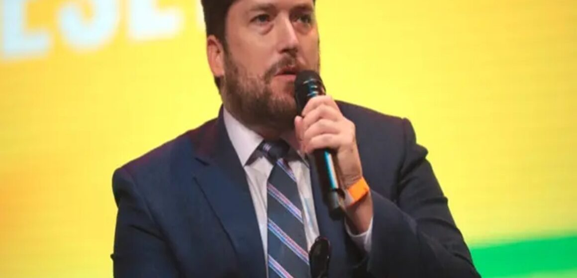 EUA-Darren-712x370 Itamaraty revoga visto de assessor de Trump que tentaria visitar Bolsonaro na prisão