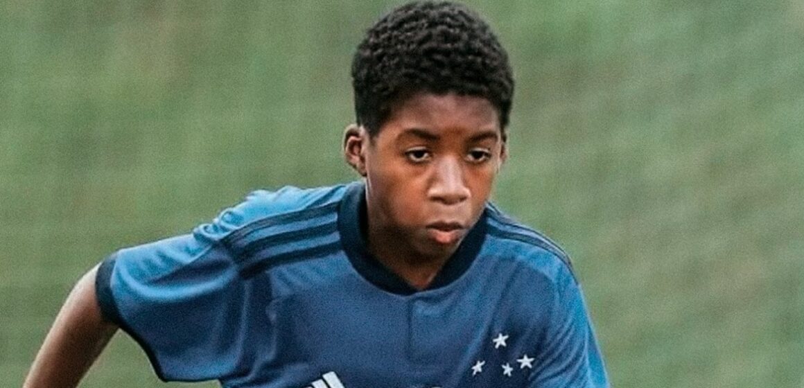 SaveClip.App_640708249_18450573718110685_4432835374069613237_n Garoto de 12 anos encanta Cruzeiro com golaço comparado a Pelé