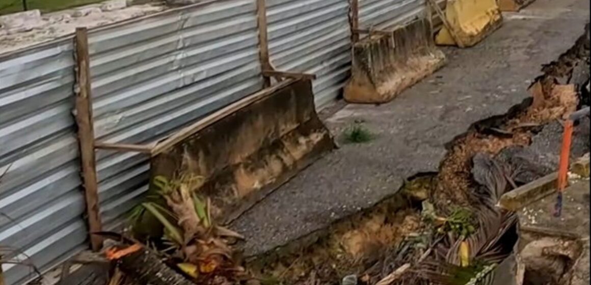 Erosão avança e ameaça residências na praia do Murubira, em Mosqueiro