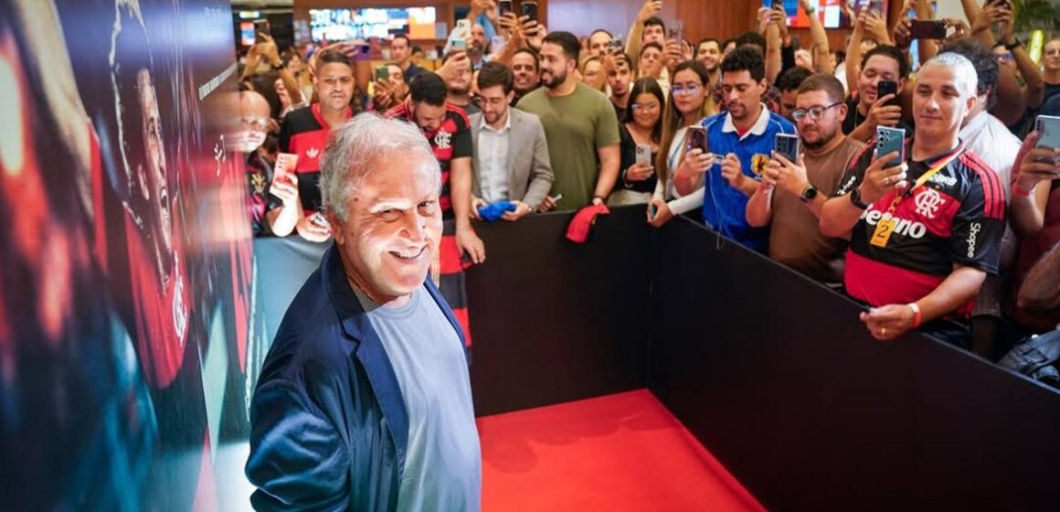 Pré-estreia de documentário sobre Zico lota cinema em Recife