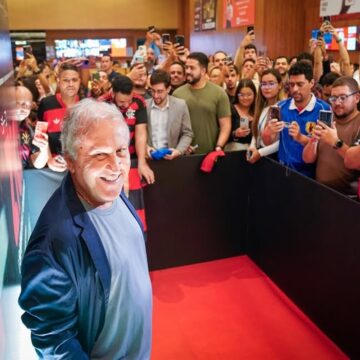 SaveClip.App_655889544_18571994206035980_1874513451183386816_n Pré-estreia de documentário sobre Zico lota cinema em Recife