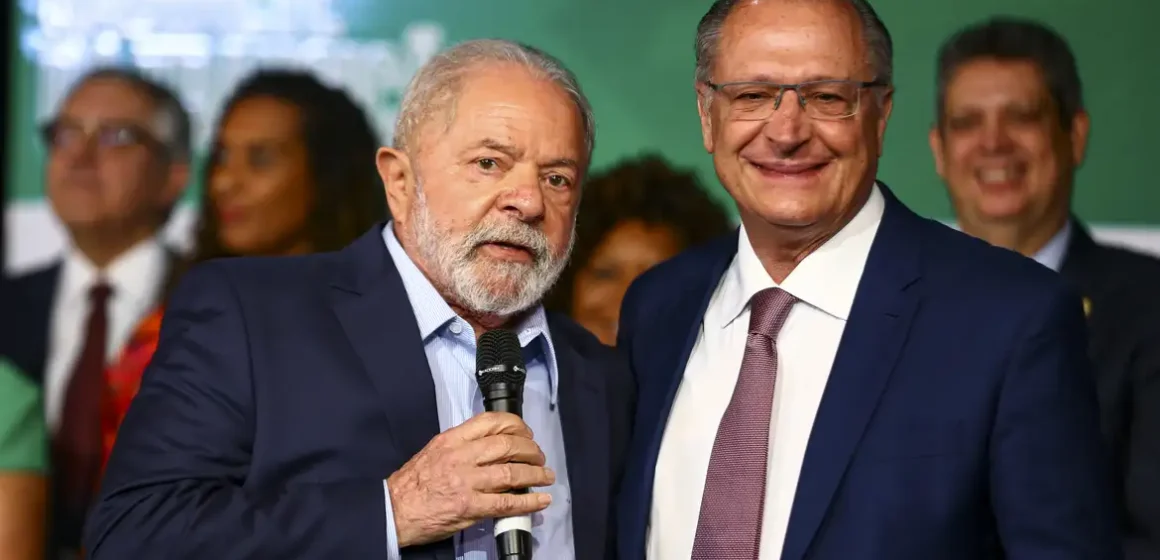 Lula confirma Alckmin como vice na chapa à reeleição