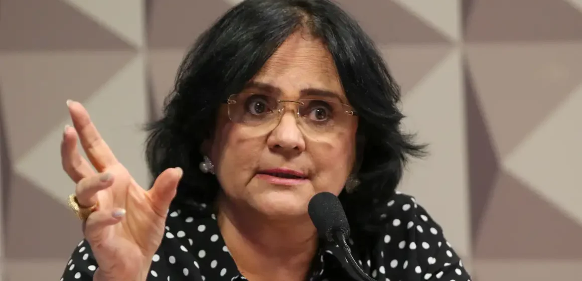 Damares Alves aponta indícios de crimes graves em documentos da CPMI do Banco Master e pede investigação sobre festas em Trancoso