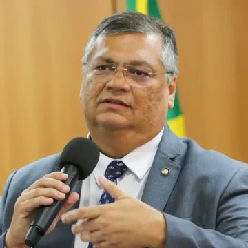 Dino determina fim da aposentadoria compulsória como pena máxima para magistrados