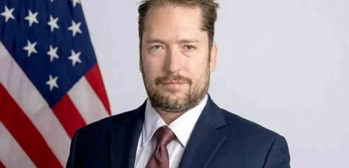 Moraes autoriza visita de assessor de Trump a Bolsonaro na Papudinha