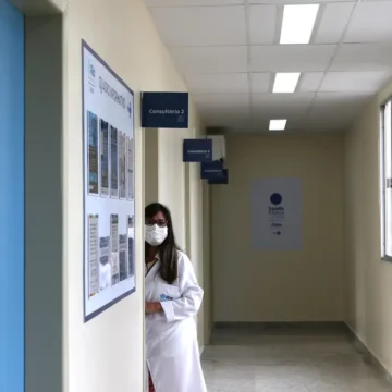 Brasil bate recorde de médicos, mas interior sofre com falta de profissionais